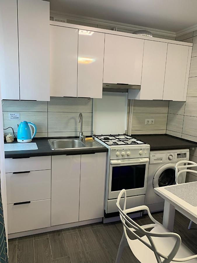 зручні подобово! центр. руська. 3 кімн. Apartment Ternopil
